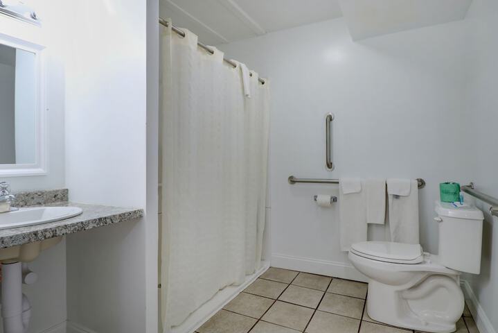 Room 16 of 20