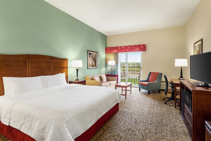 Hampton Inn & Suites Outer Banks / Corolla