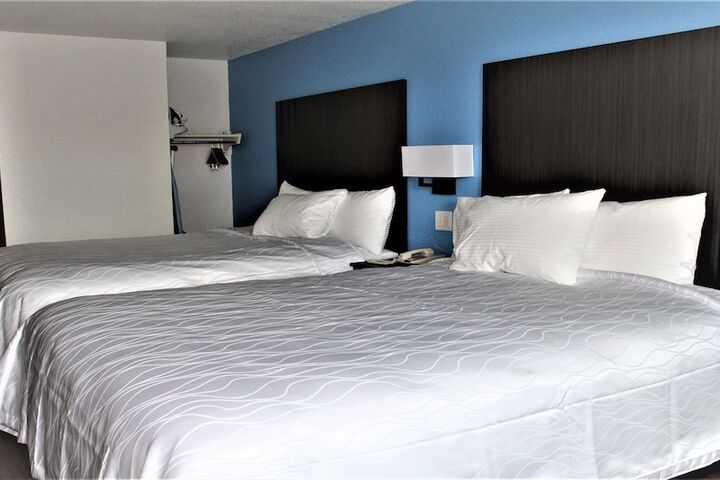 Room 10 of 20