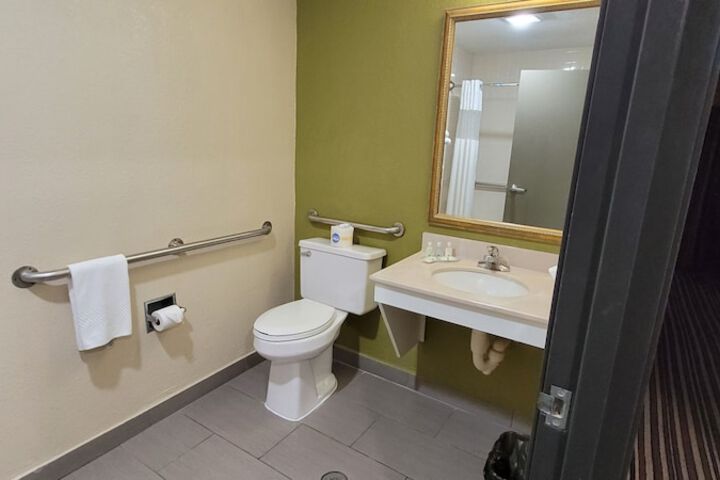 Room 19 of 41