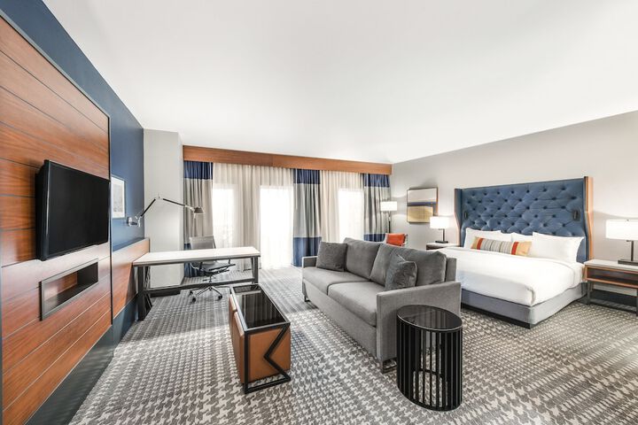 Room 9 of 38