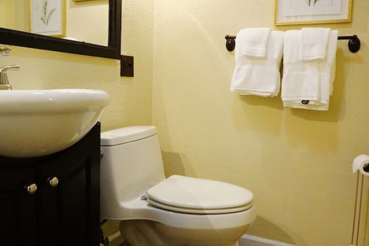 Room 15 of 153