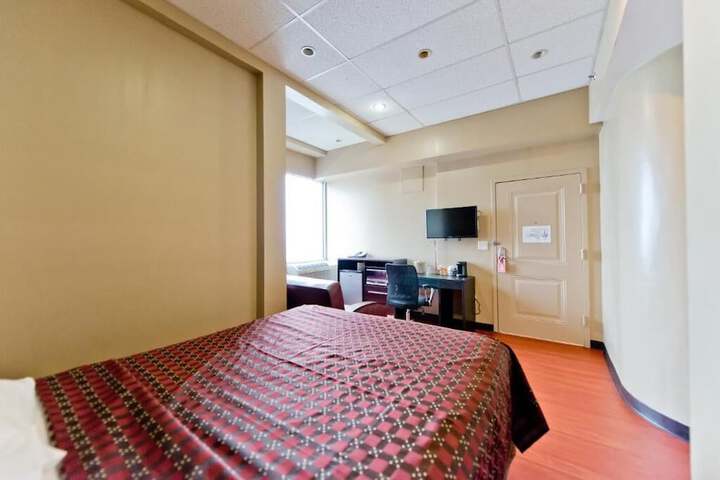 Room 36 of 40