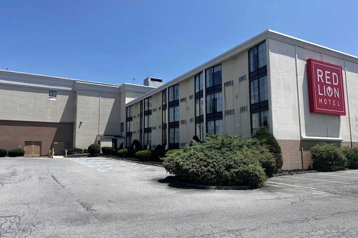 Hotel 4 of 72