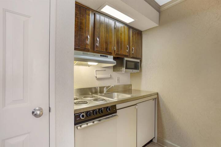 Best Western PLUS Morristown Inn-Florham Park