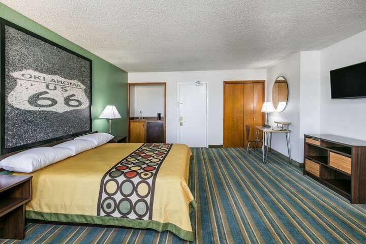 Super 8 by Wyndham Sapulpa / Tulsa Area