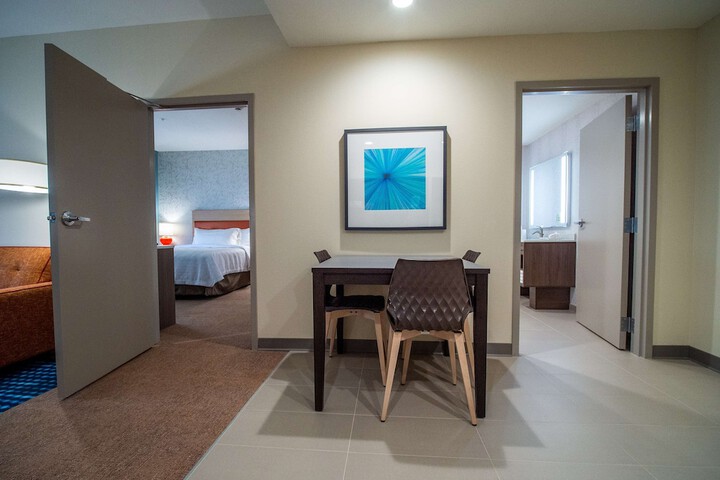 Room 15 of 33
