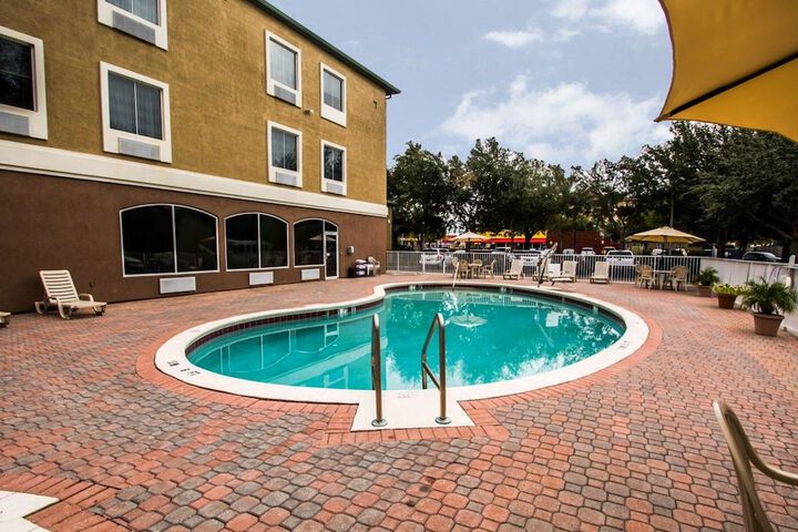 Pool 6 of 41