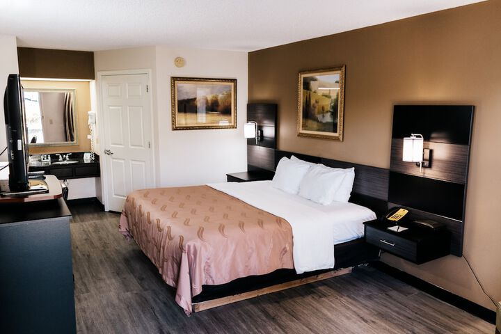 Quality Inn Johnson City I-26 exit 17