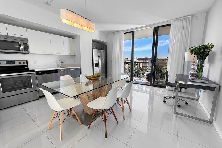 Bay Breeze Premium Apartments by Eskape Collection
