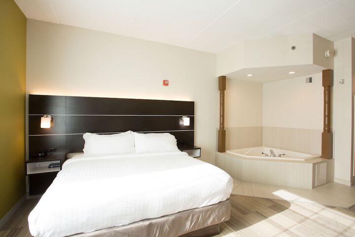 Room 13 of 44