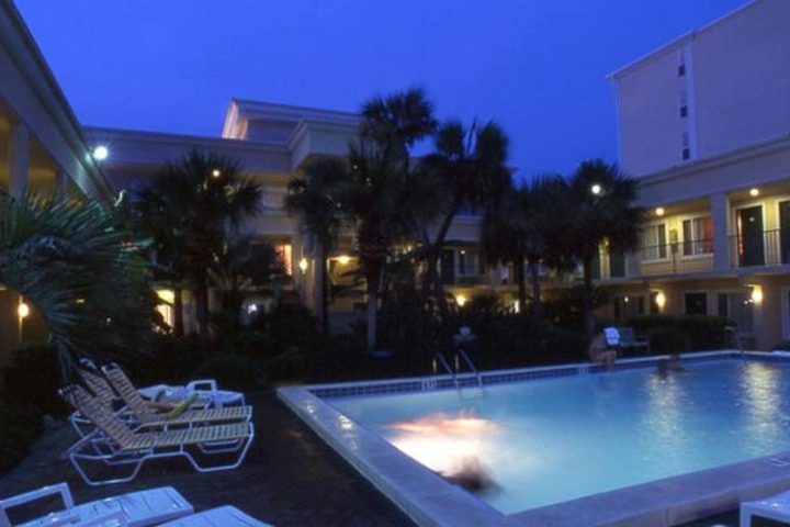 Pool 10 of 24