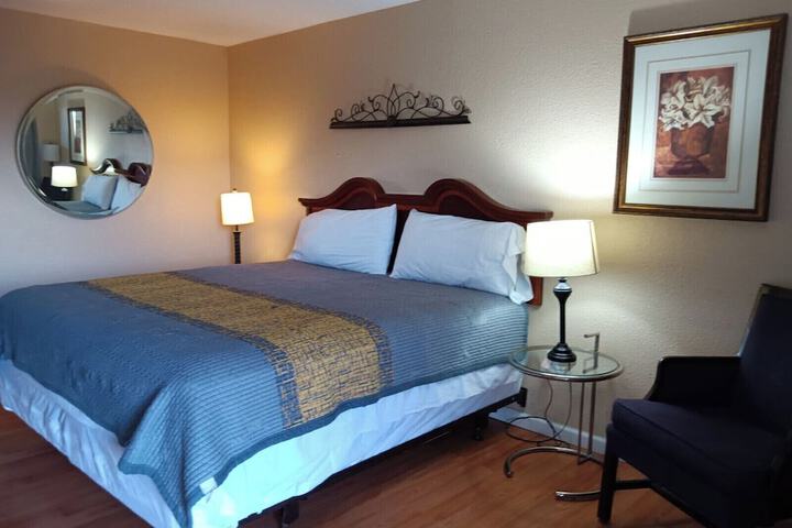 Room 53 of 62