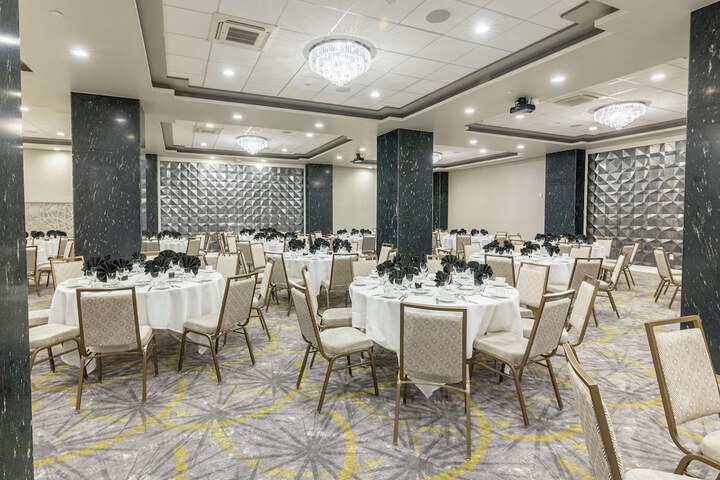 Room 4 of 41