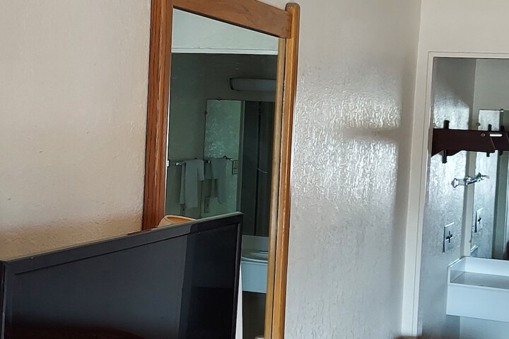 Room 14 of 35
