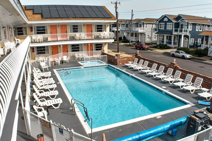 Pool 4 of 27