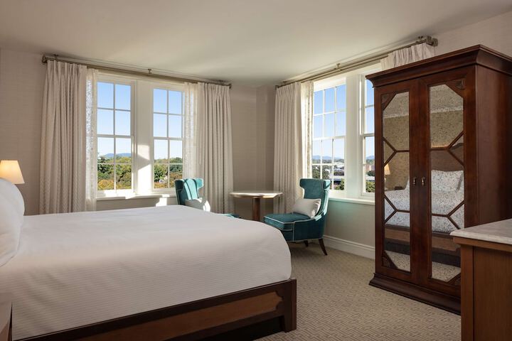 Hotel Roanoke & Conference Center Curio Collection by Hilton