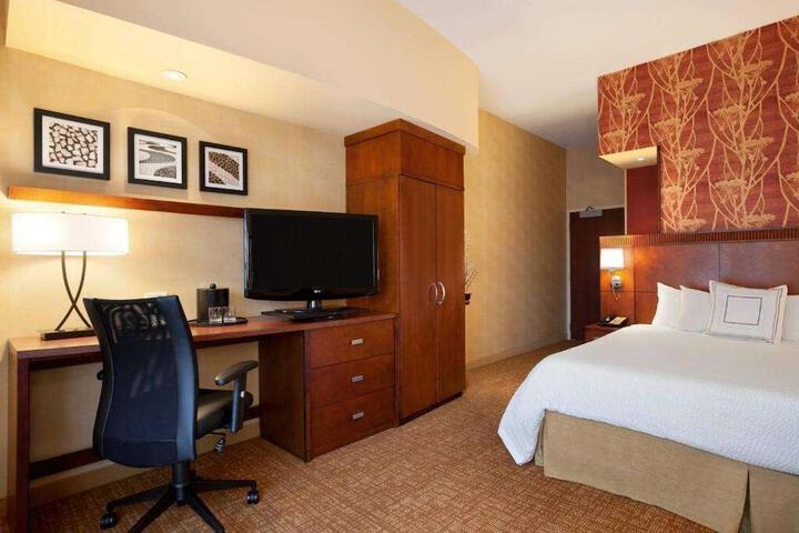 Room 15 of 46