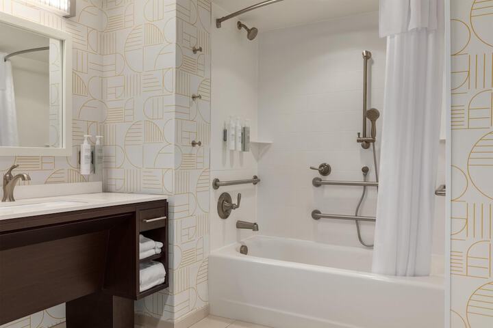 Home2 Suites by Hilton Bowling Green Hotel
