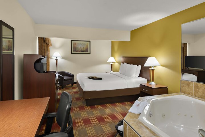 Room 10 of 39