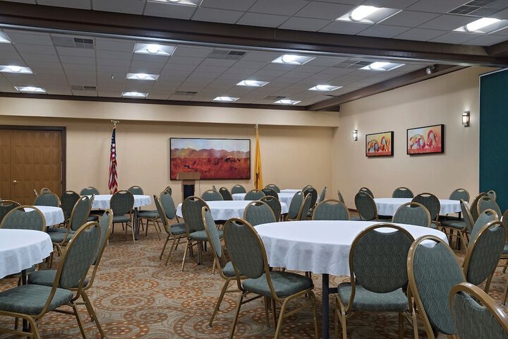 Ballroom/Hall 37 of 39