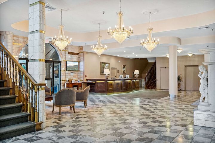 Chateau Big Bear Boutique Hotel BW Signature Collection