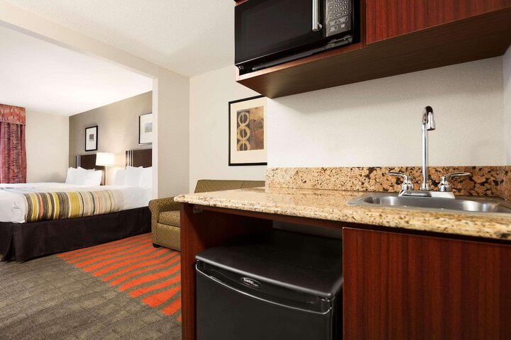 Room 22 of 34