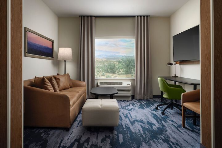 Room 8 of 27