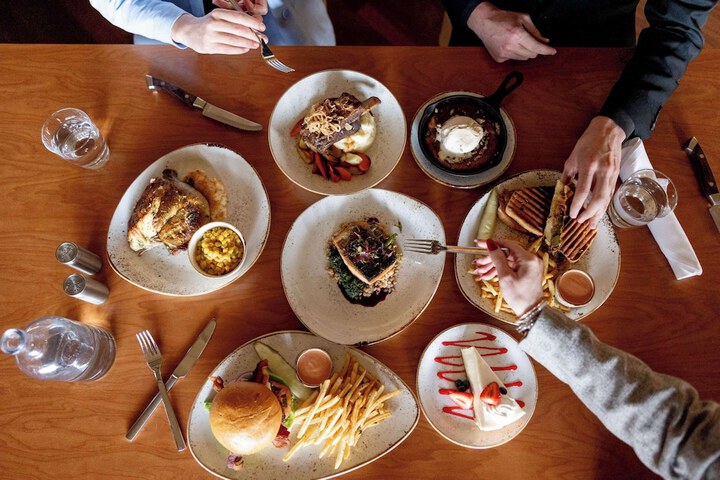 Dining 55 of 89