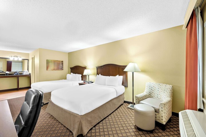 Room 10 of 42