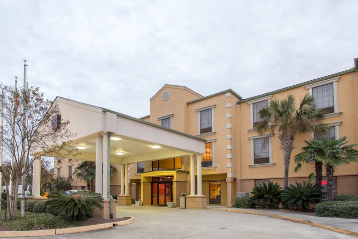 Hotel 3 of 32
