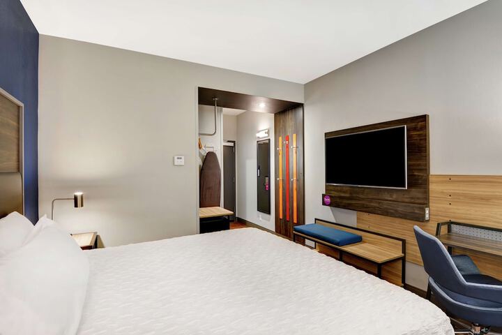 Room 16 of 30