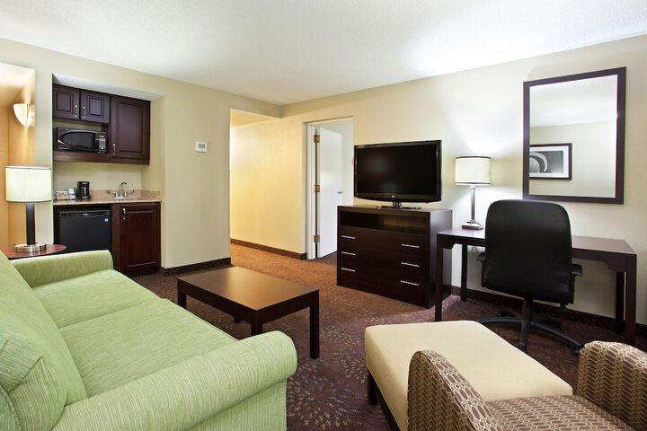 Room 25 of 49