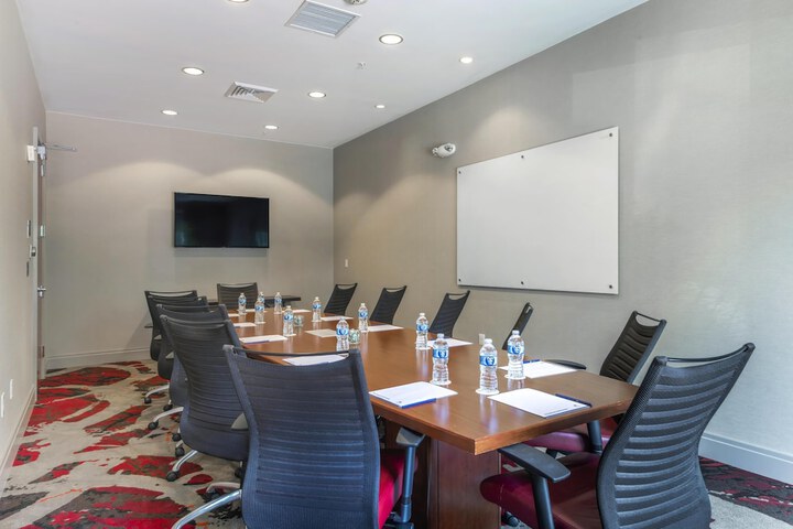 DoubleTree by Hilton Raleigh - Cary