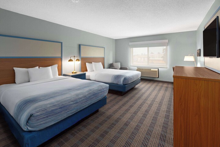 AmericInn by Wyndham North Branch