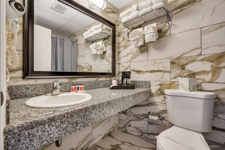 Blue Creek Inn