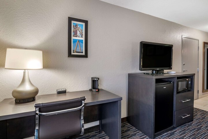 Room 28 of 41