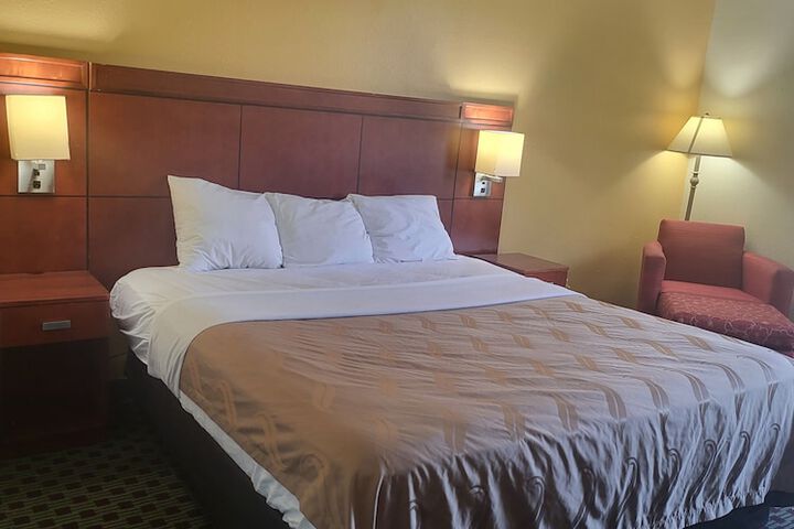 Room 12 of 32