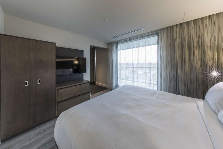 Room 80 of 107