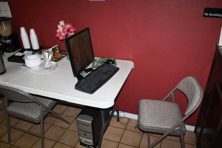 Business Center 20 of 20