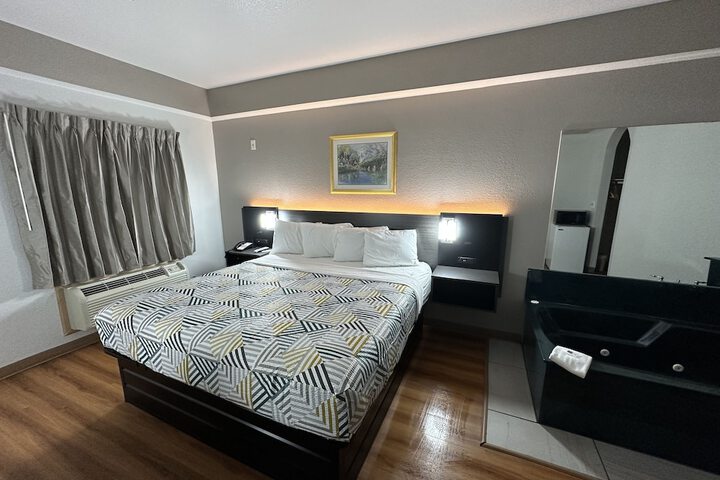 Room 14 of 32