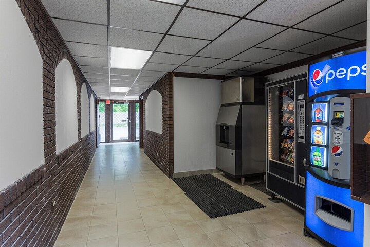 Motel 6 Warminster PA