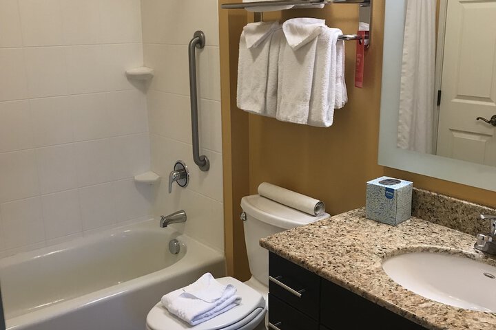 Room 12 of 38