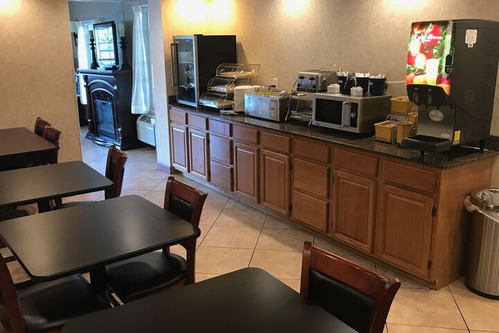 Days Inn by Wyndham Cave City