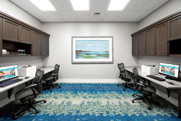 Business Center 80 of 83