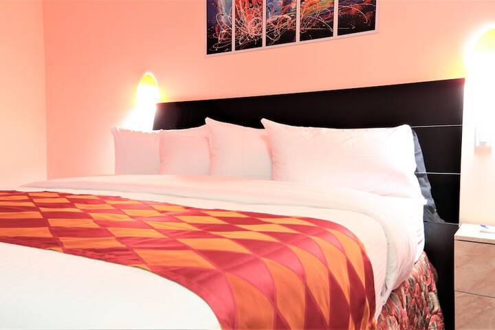 Crystal Star Inn Edmonton Airport