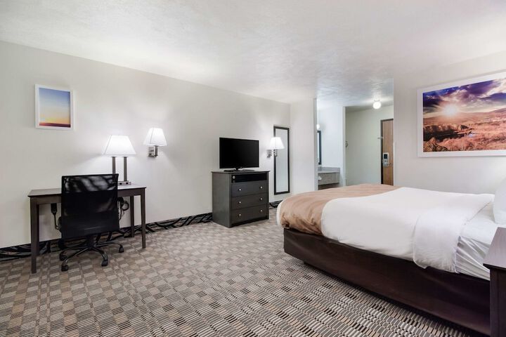 Room 21 of 38