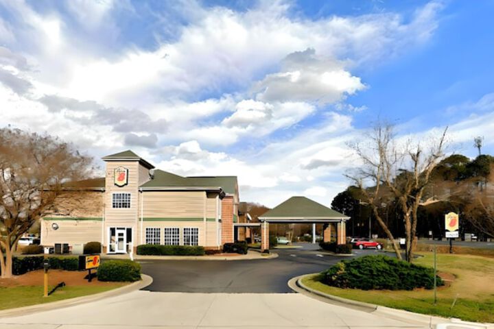 Hotel 4 of 71