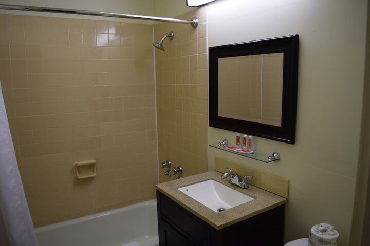 Room 15 of 33
