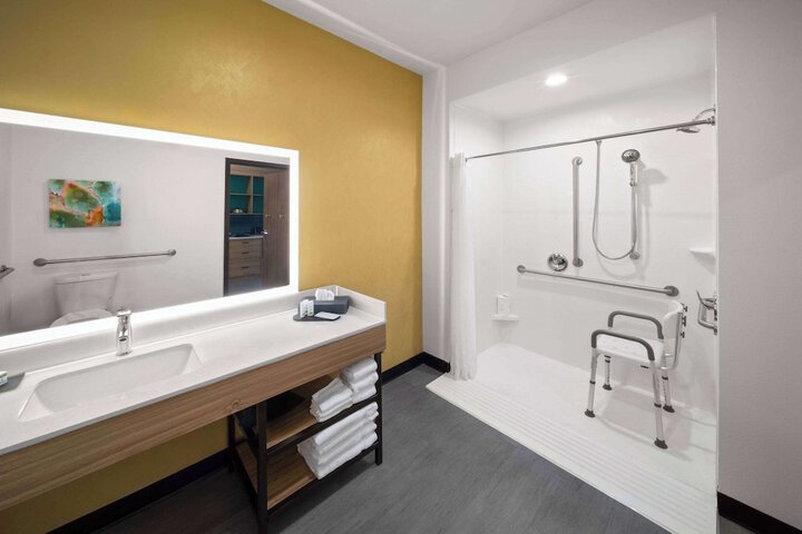 Room 21 of 45